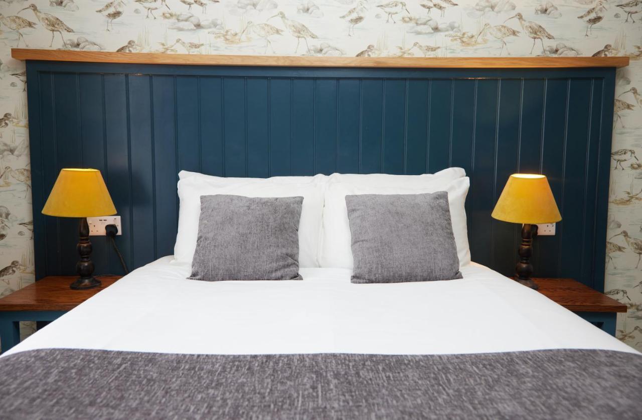 The Bell Hotel Woburn By Greene King Inns Esterno foto