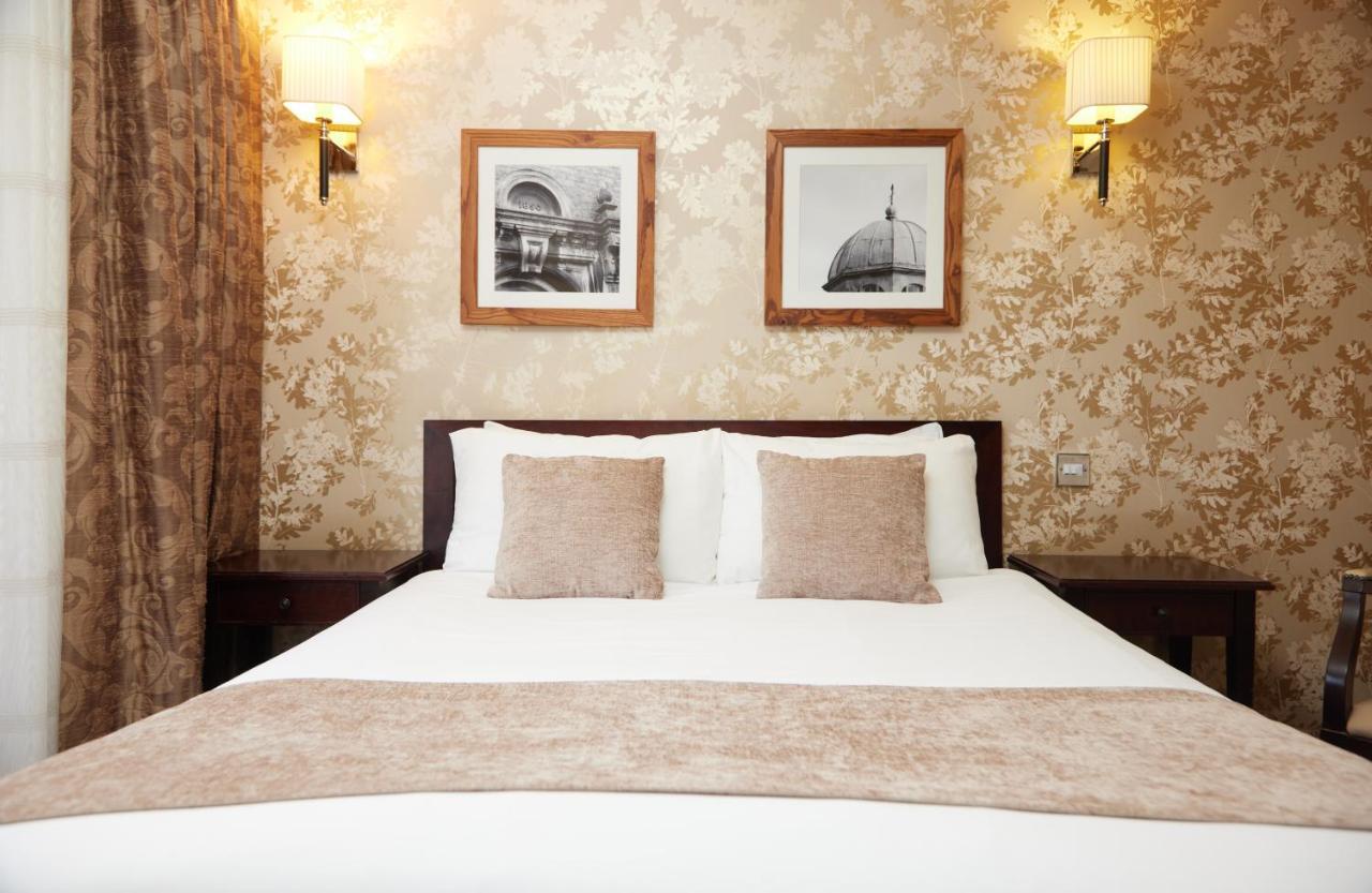 The Bell Hotel Woburn By Greene King Inns Esterno foto
